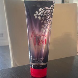 Bath & Body Works: Forever Red -Vanilla Rum